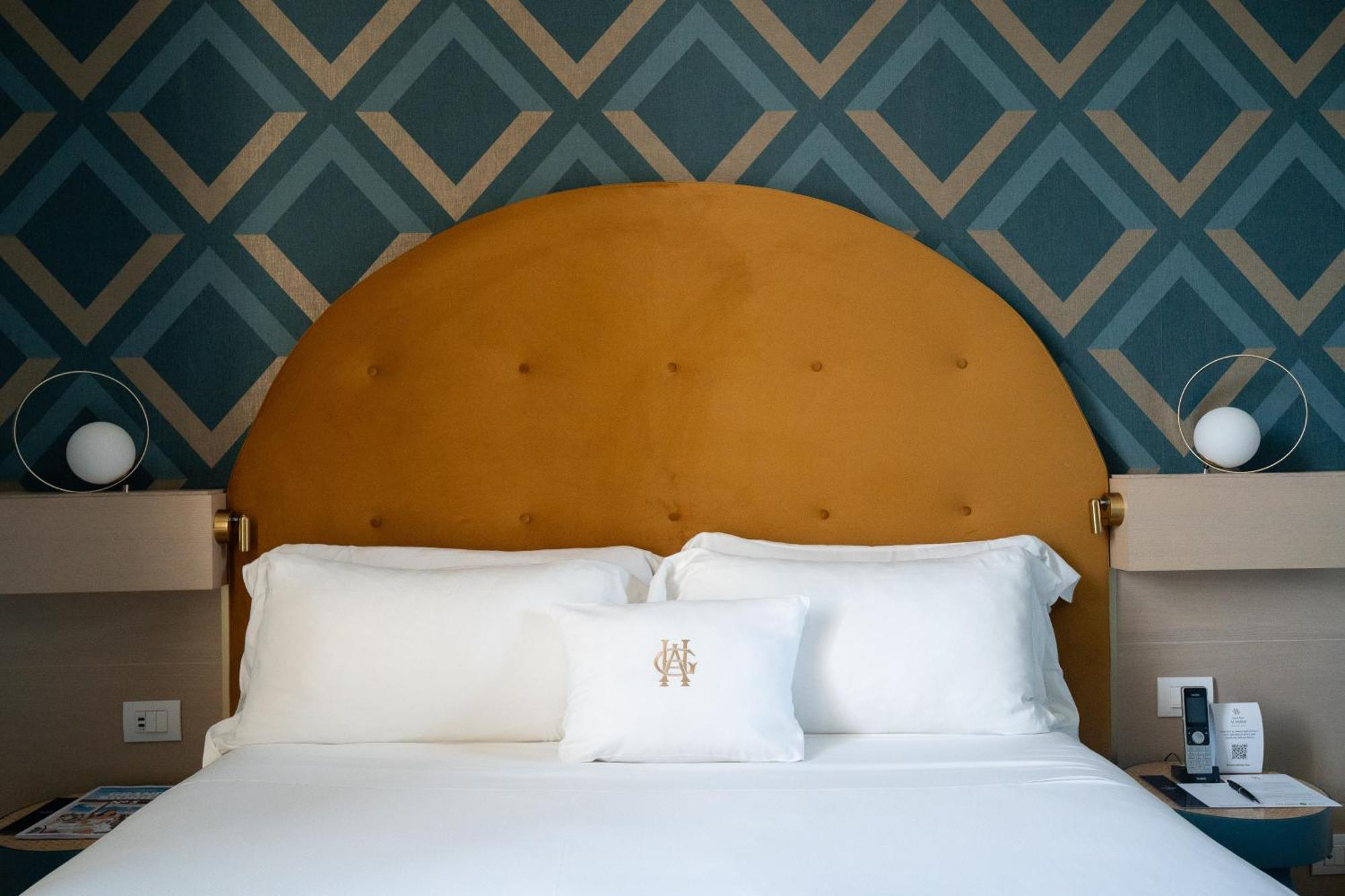 Superior Double or Twin Room Mountain View