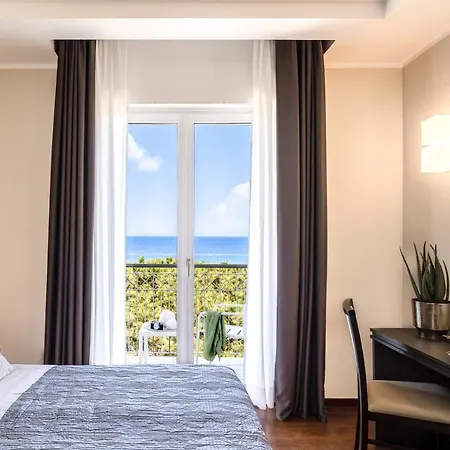 Grand Hotel Spiaggia-3